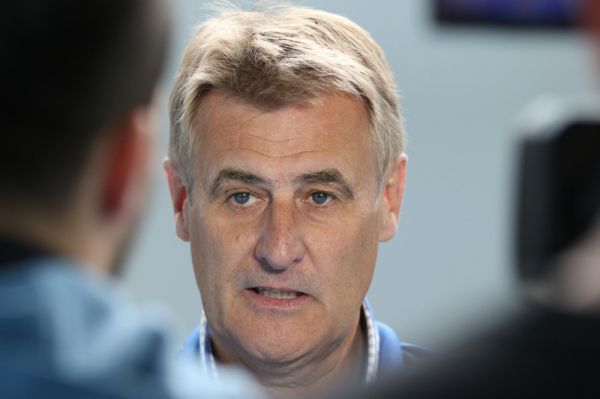 Knipl István