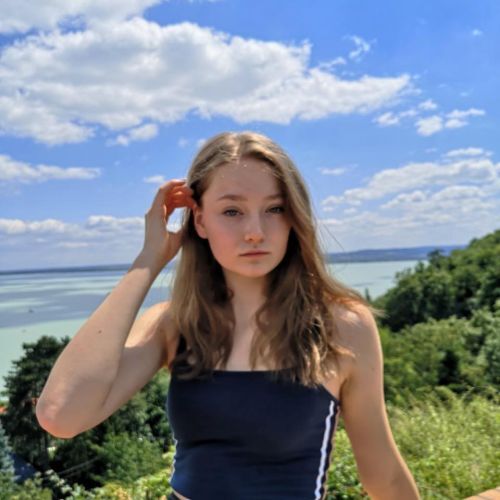 Szakács Imola Mária