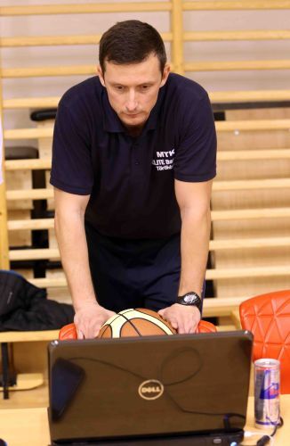 Szarvas Gábor